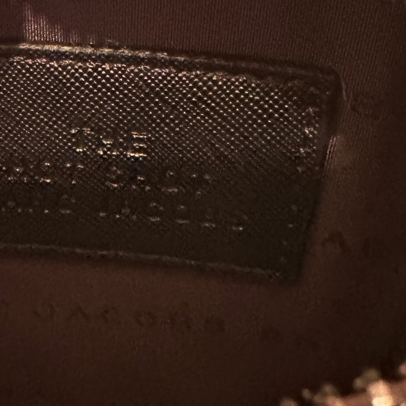 New Marc Jacobs
Saffiano Leather Crossbody Bag - Picture 4 of 9